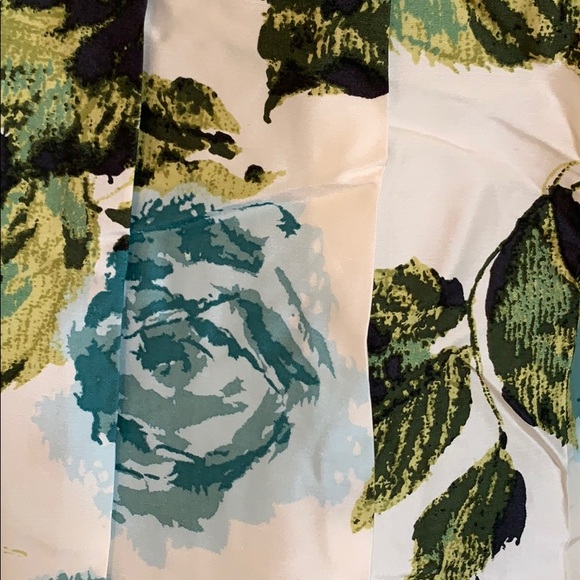 Flower dress - Picture 2 of 3